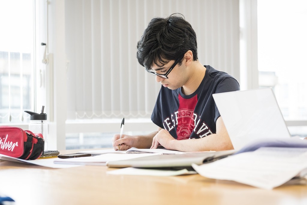 Study related subjects interchangeably Study related subjects interchangeably