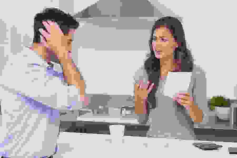 6 Types of Gaslighting and 5 Tips to Avoid Being Gaslighted
