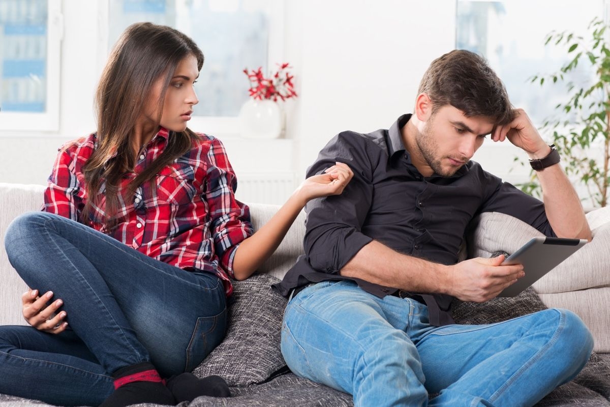 6 Types of Gaslighting and 5 Tips to Avoid Being Gaslighted