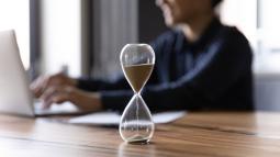 3 Helpful Tips to Manage Your Time and Achieve Your Goals