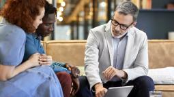 4 Benefits of Seeking Other People's Help and Advice