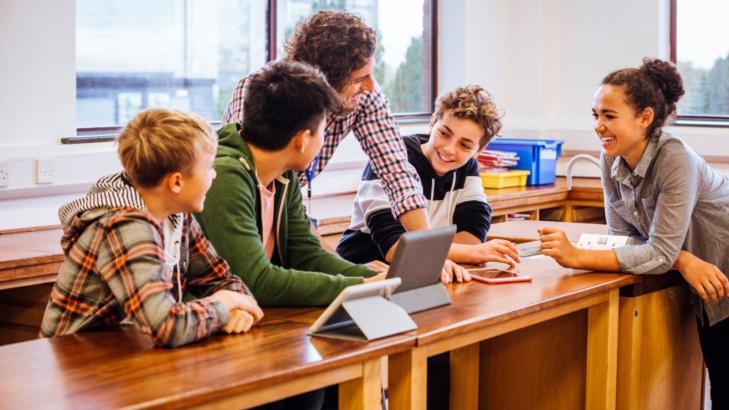 Teaching with Heart: Harnessing Emotional Intelligence to Connect with Adolescent Students