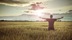 4 Gratitude Practices to Help You Thrive Despite Fear